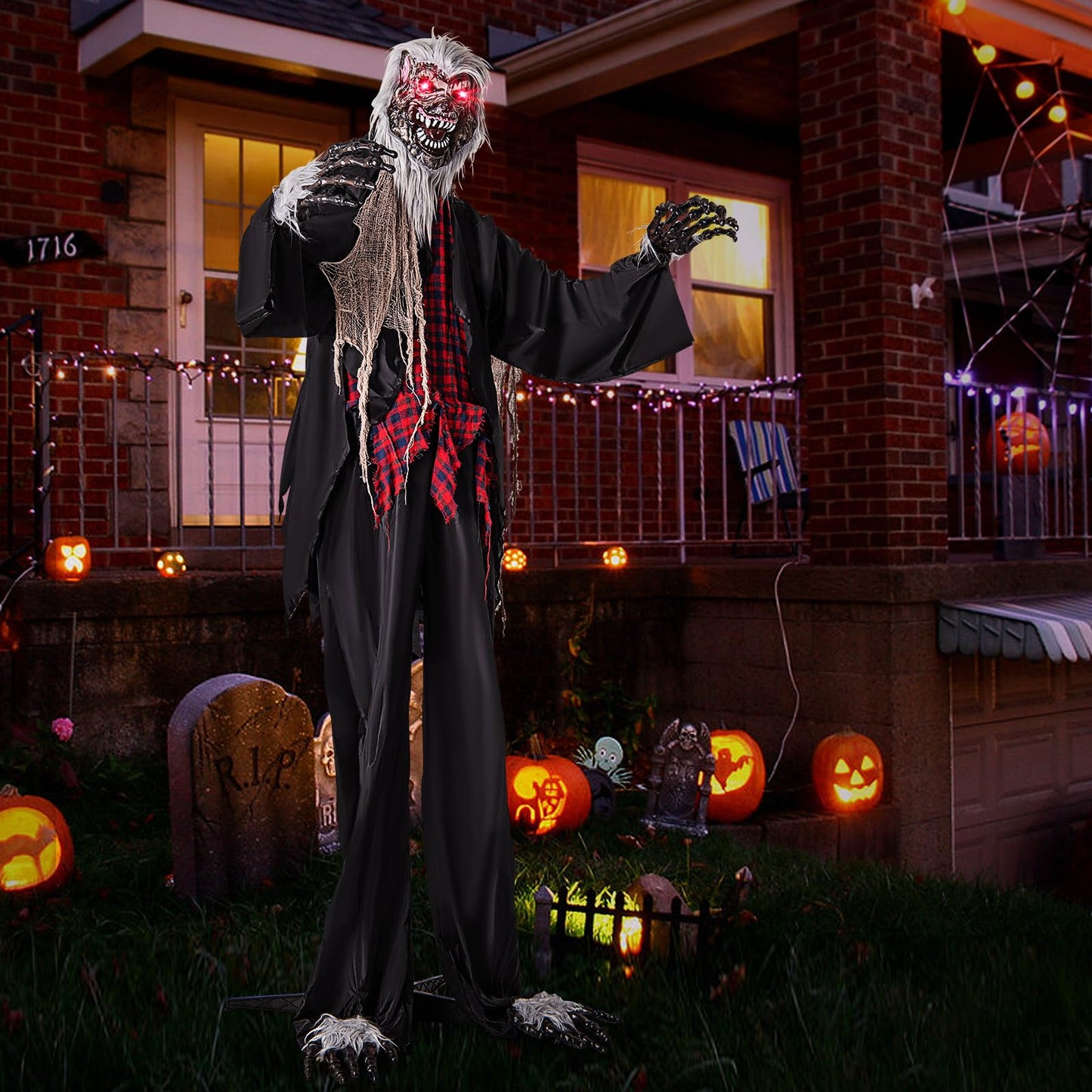 Tangkula 8.2 FT Standing Animatronic Werewolf, Scary Halloween Prop with Howling Sounds