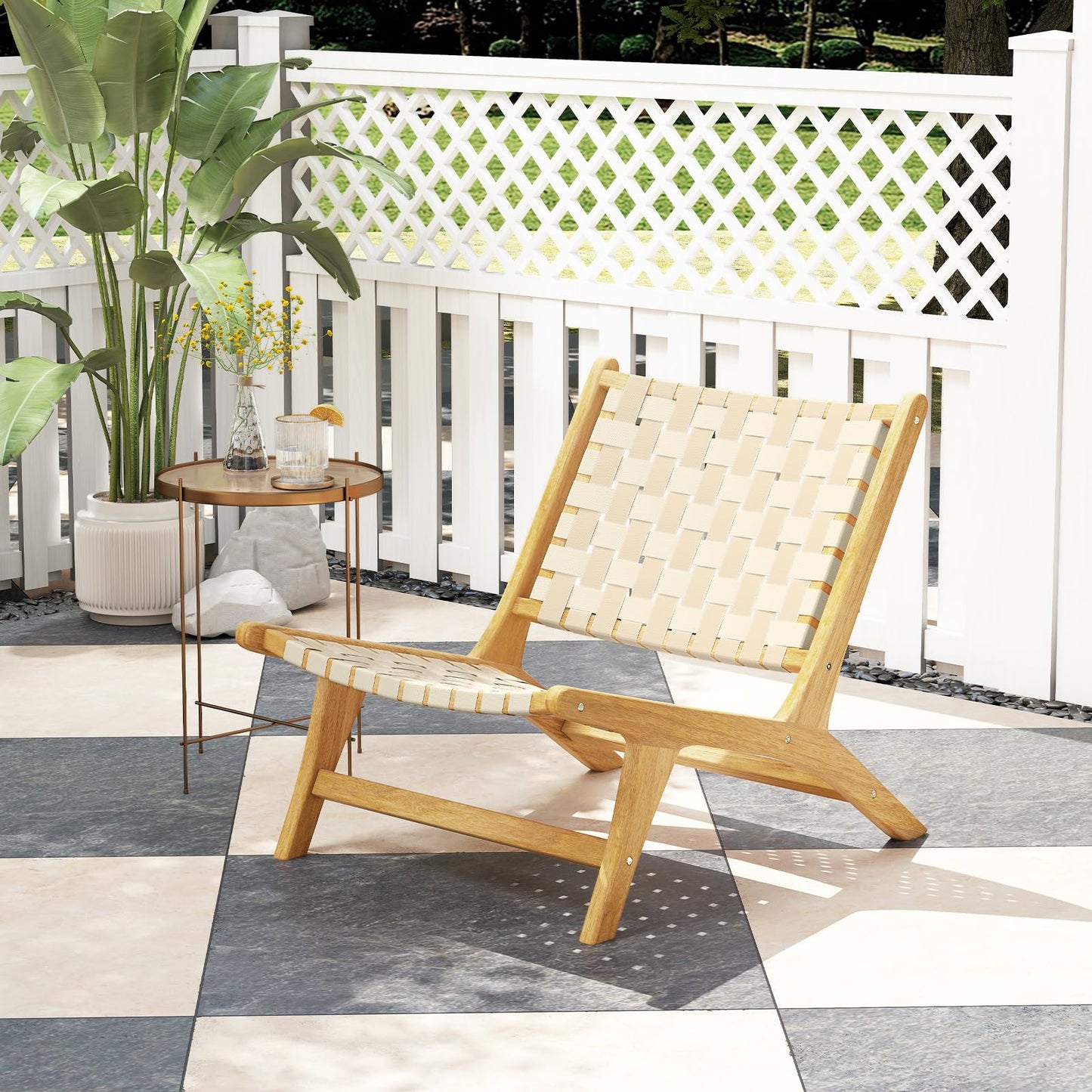 Chaise de patio Tangkula en bois de teck sans accoudoirs avec assise et dossier en sangle