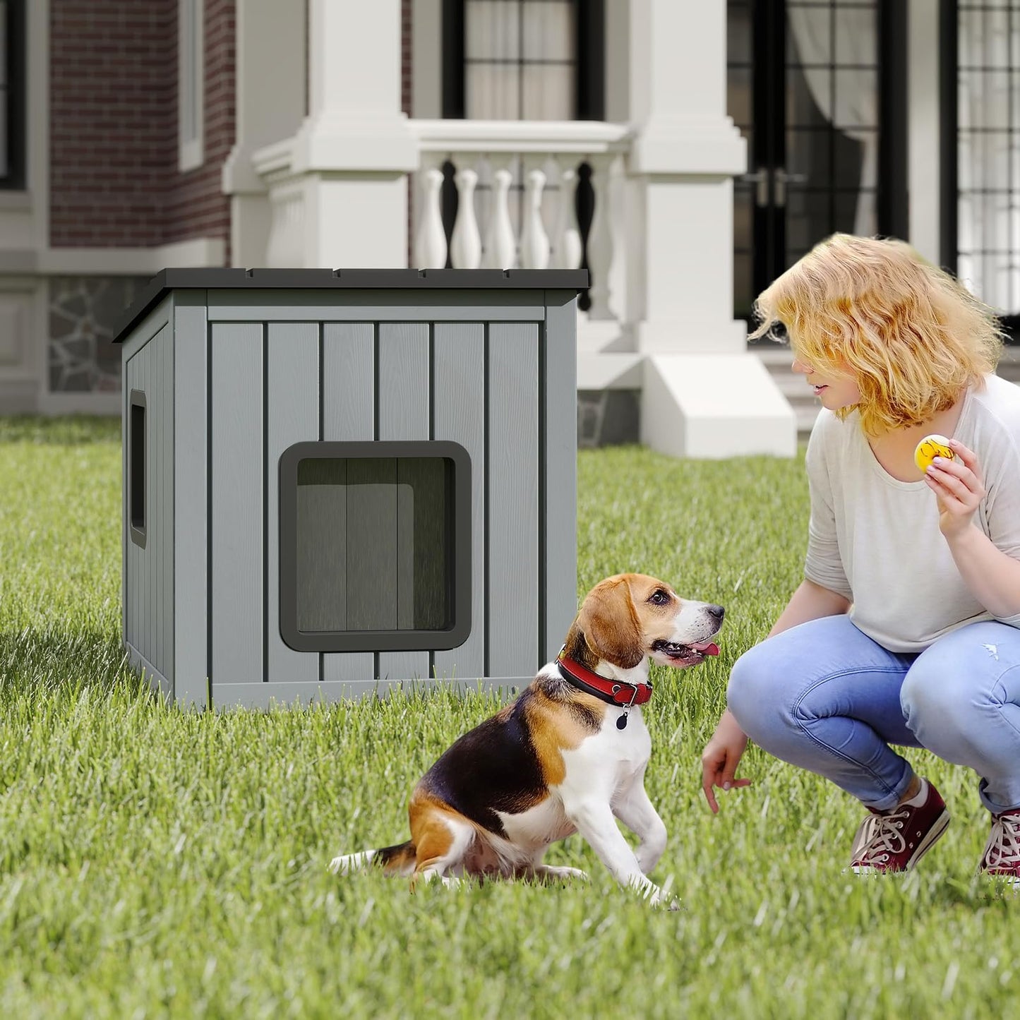 Niche pour chat Tangkula en plastique résistant aux intempéries avec 2 portes en PVC et toit en pente