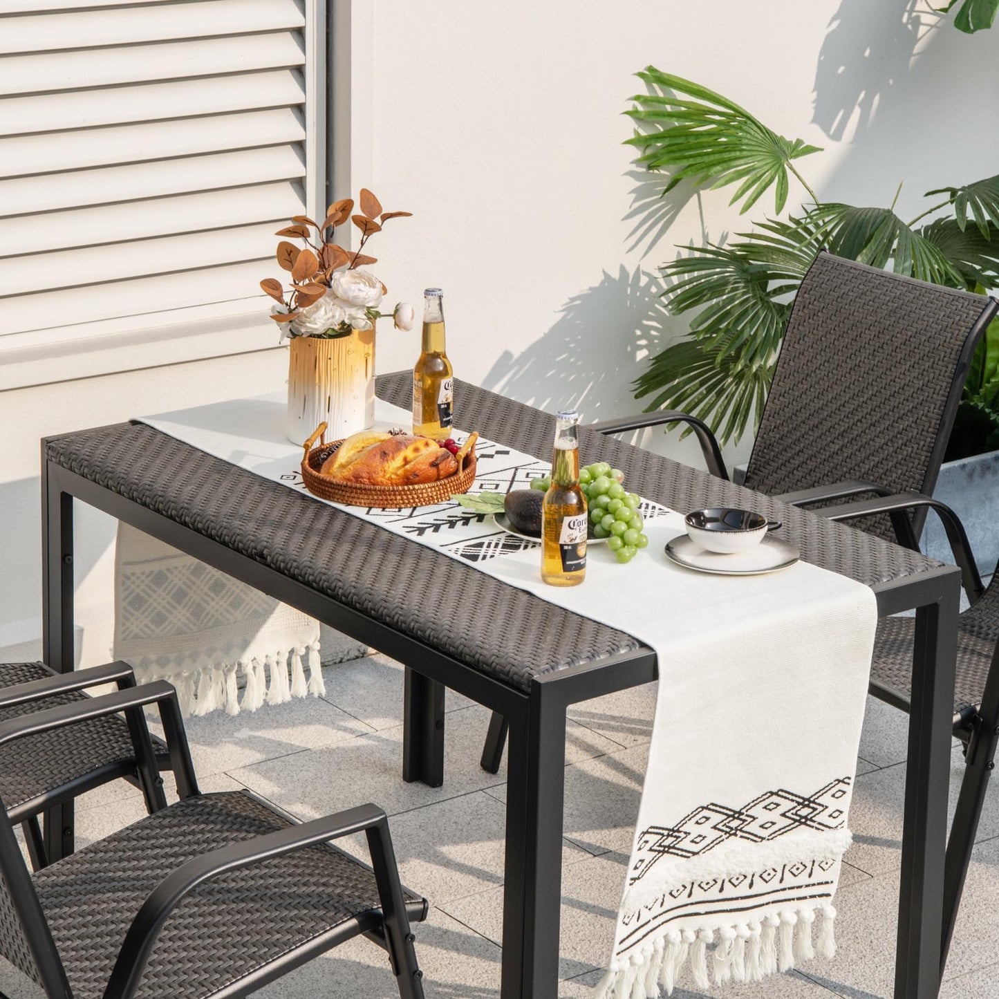 Table à manger rectangulaire en osier Tangkula pour 6 personnes, plateau en rotin de 48 pouces et cadre en métal robuste (marron mélangé)