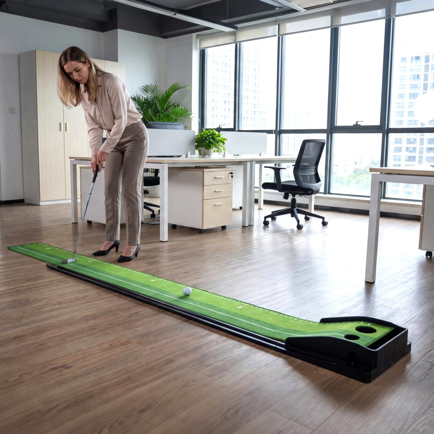 Tapis de Putting de Golf Intérieur Tangkula Putting Green 3 Balles d'Entraînement de Putting